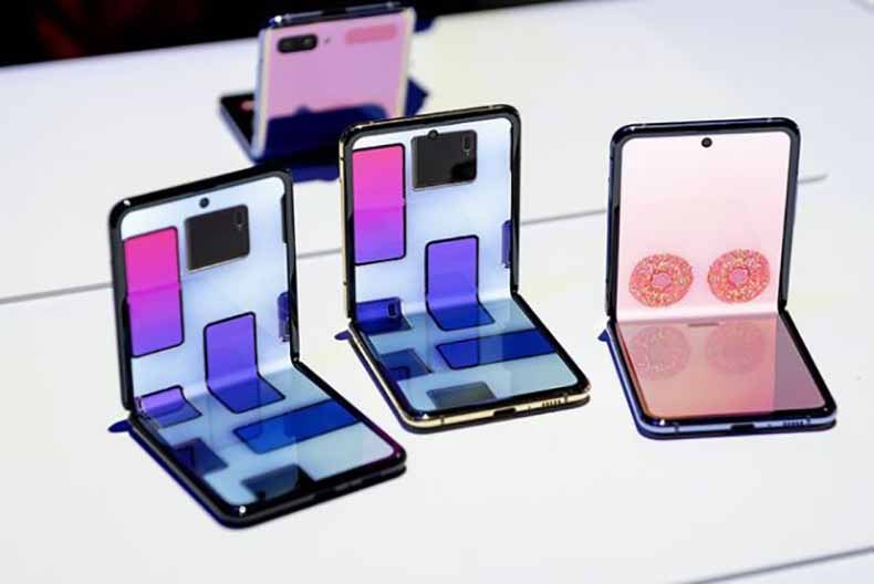foldable iphones
